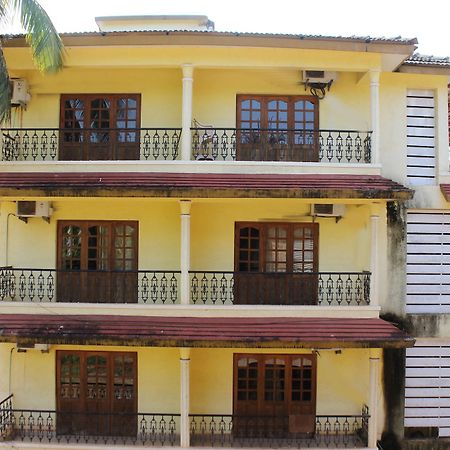 Oyo 7333 V Palms Hotell Candolim Eksteriør bilde