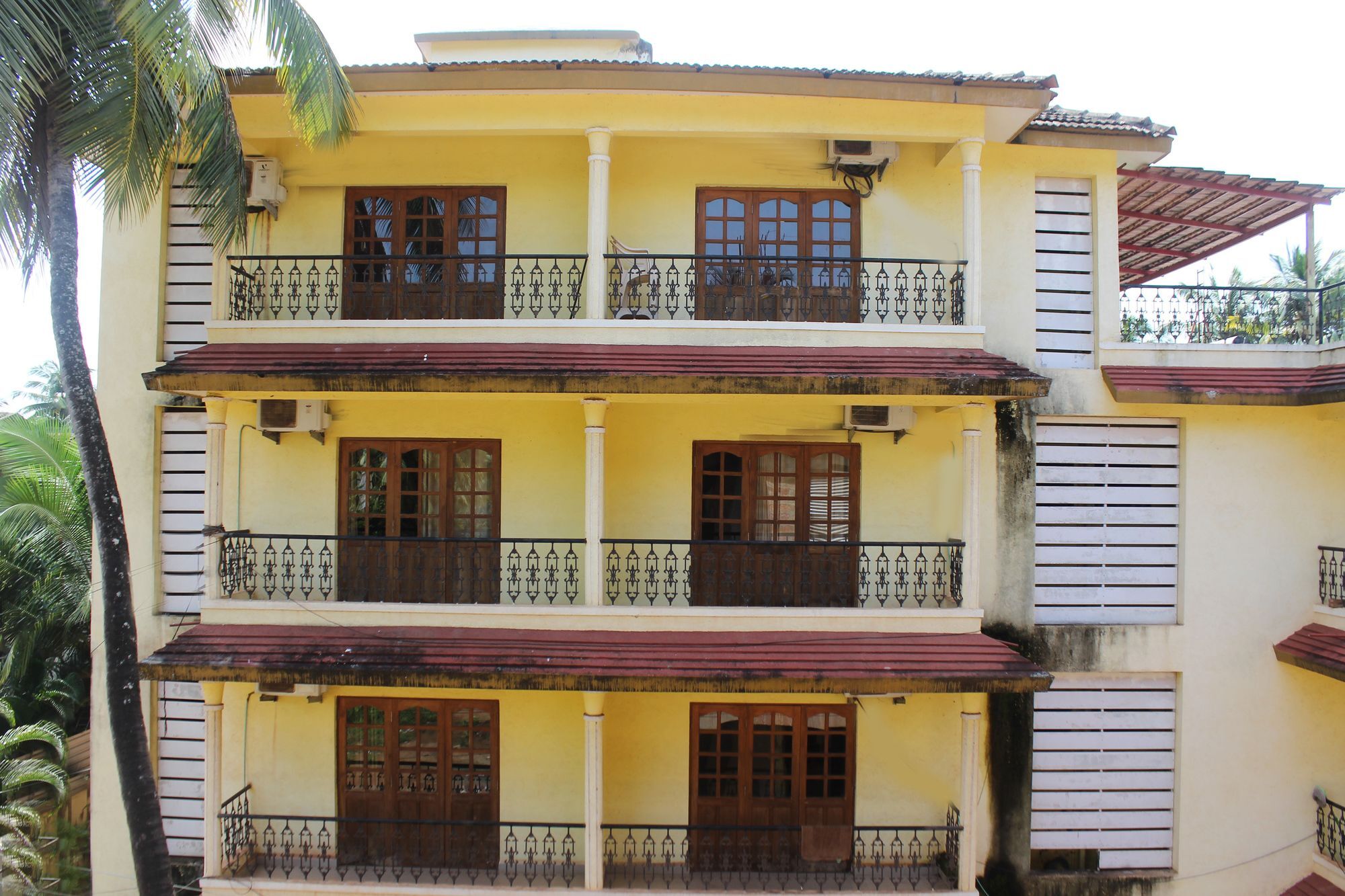 Oyo 7333 V Palms Hotell Candolim Eksteriør bilde