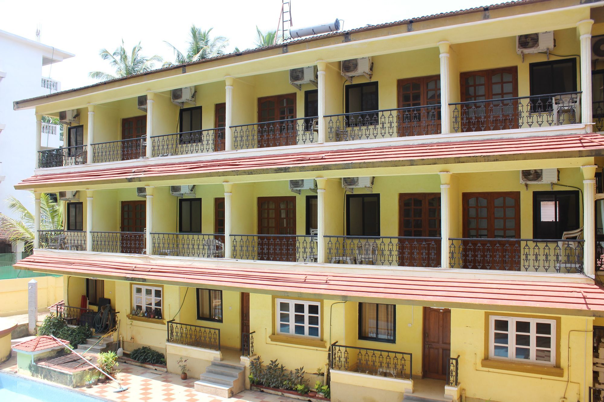 Oyo 7333 V Palms Hotell Candolim Eksteriør bilde